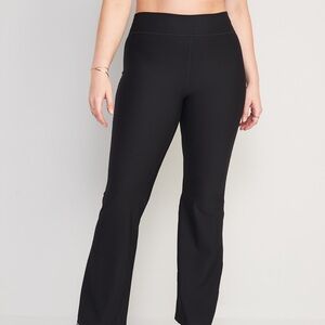 OLD NAVY FLARE POWERSOFT LEGGINGS - NWT NEVER OPENED